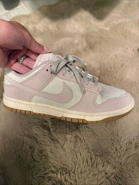 Nike women’s dunks
